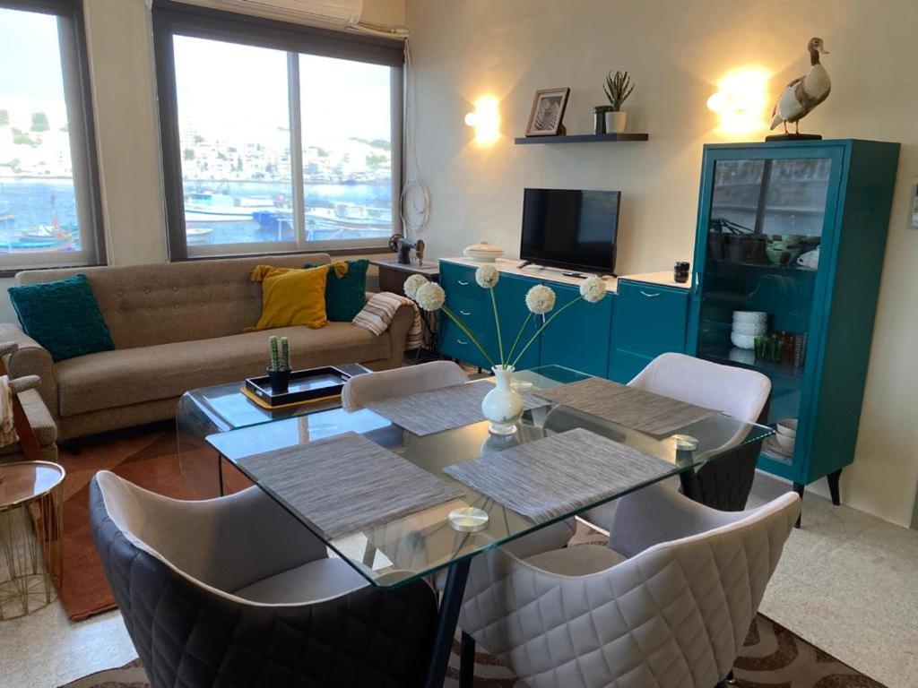 Апартаменты A Sea View Maisonette Right On The Waters Edge. Сент-Полс-Бей Экстерьер фото